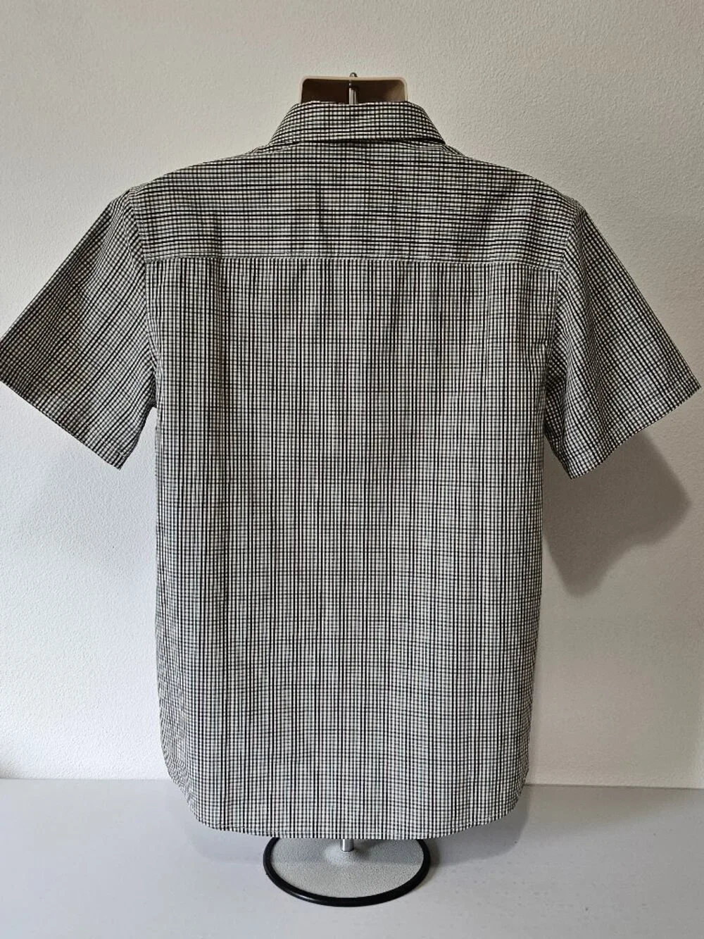 Gibson Trading Company Short Sleeve Button Down Shirt | Size Medium to Large
